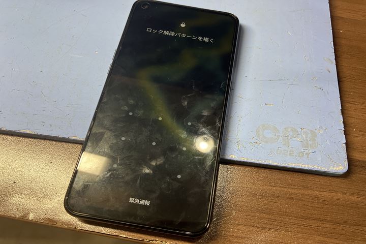 OPPO Reno5 Aのバッテリー交換事例の修理写真 1