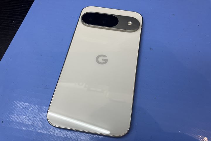 Google Pixel 9の画面交換の修理写真 1