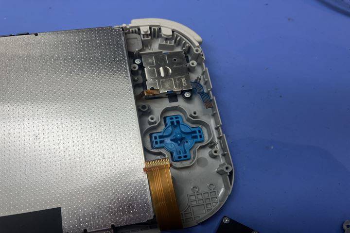 Nintendo Switch Liteの左スティック交換の修理写真 3