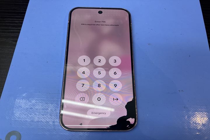 Google Pixel 9 Proの画面交換の修理写真 1