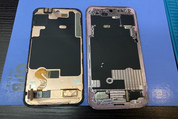 Google Pixel 9 Proの画面交換の修理写真 3