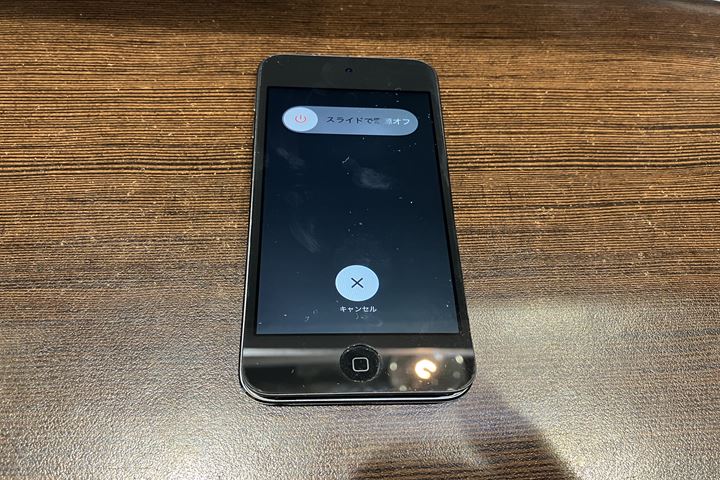 iPod touch第6世代のバッテリー交換の修理写真 1