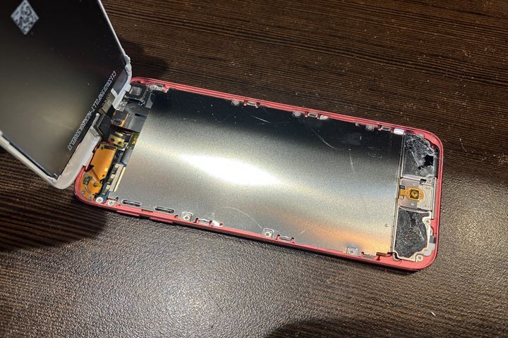 iPod touch第5世代の画面交換の修理写真 2