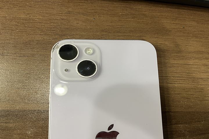 iPhone 14 Plusのカメラ・バッテリー交換の修理写真 2