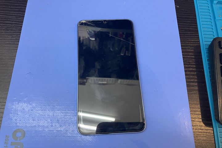 Galaxy A25の画面交換の修理写真 1