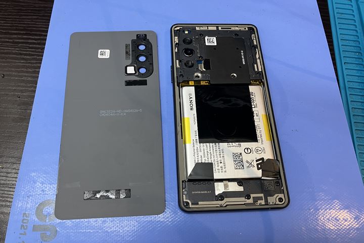 Xperia 10 Vの画面交換の修理写真 3