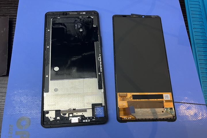 Xperia 10 Vの画面交換の修理写真 5